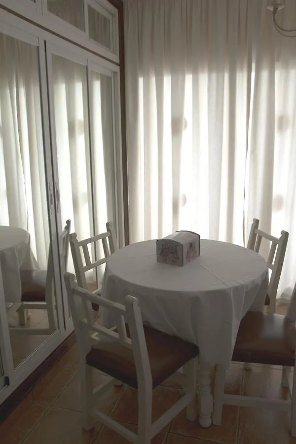 Apartment First Line Beach מארבלה